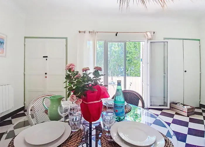 Apartment Le Mistral By Interhome Sanary-sur-Mer